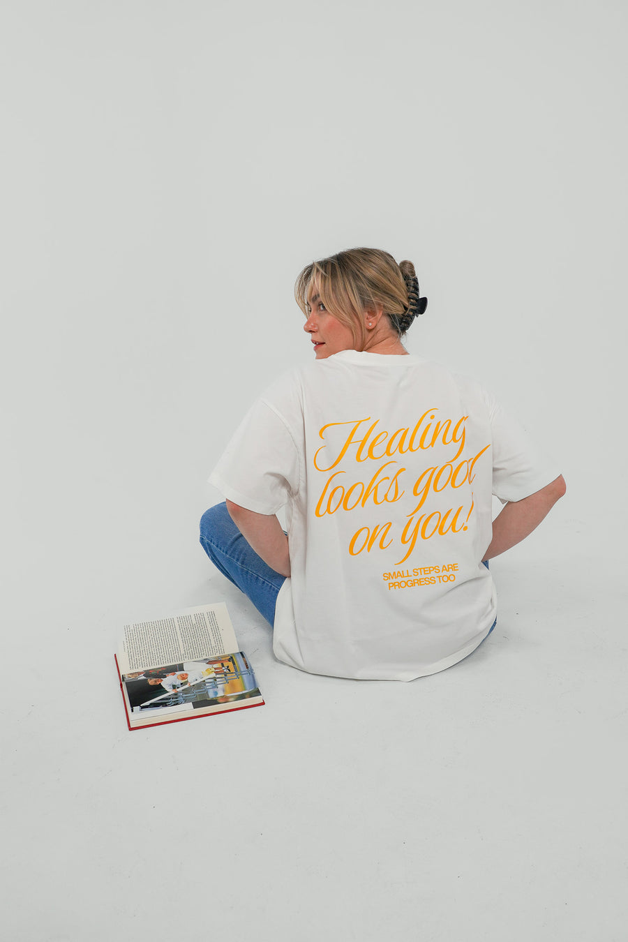 Mariposa Healing Looks Good on You Tee